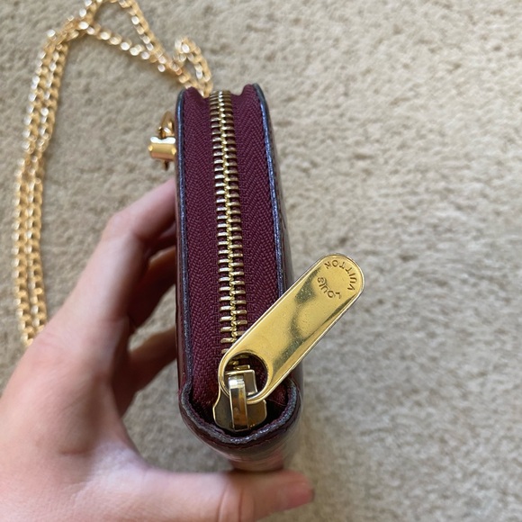 Authentic Louis Vuitton classic monogram vernis Zippy mini crossbody wallet - Picture 4 of 10